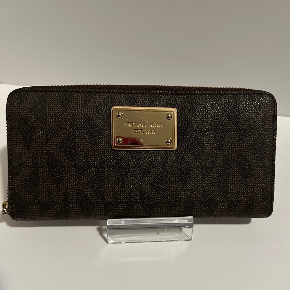 Michael Kors EUC Brown Signature Grained Coated Canvas and Leather Wallet